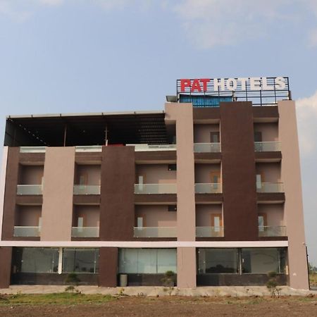 Pat Hotels Indore Exteriör bild