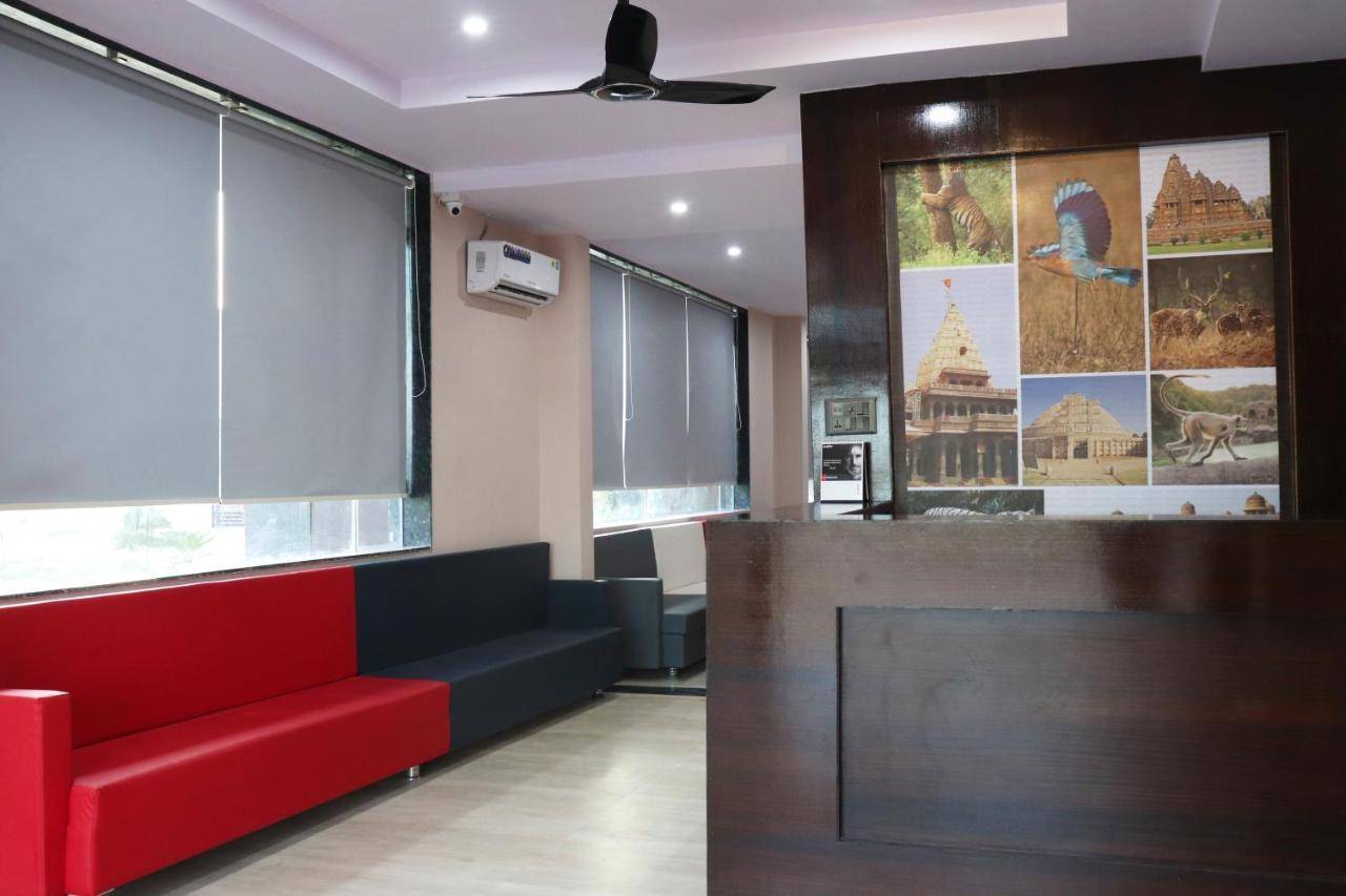 Pat Hotels Indore Exteriör bild