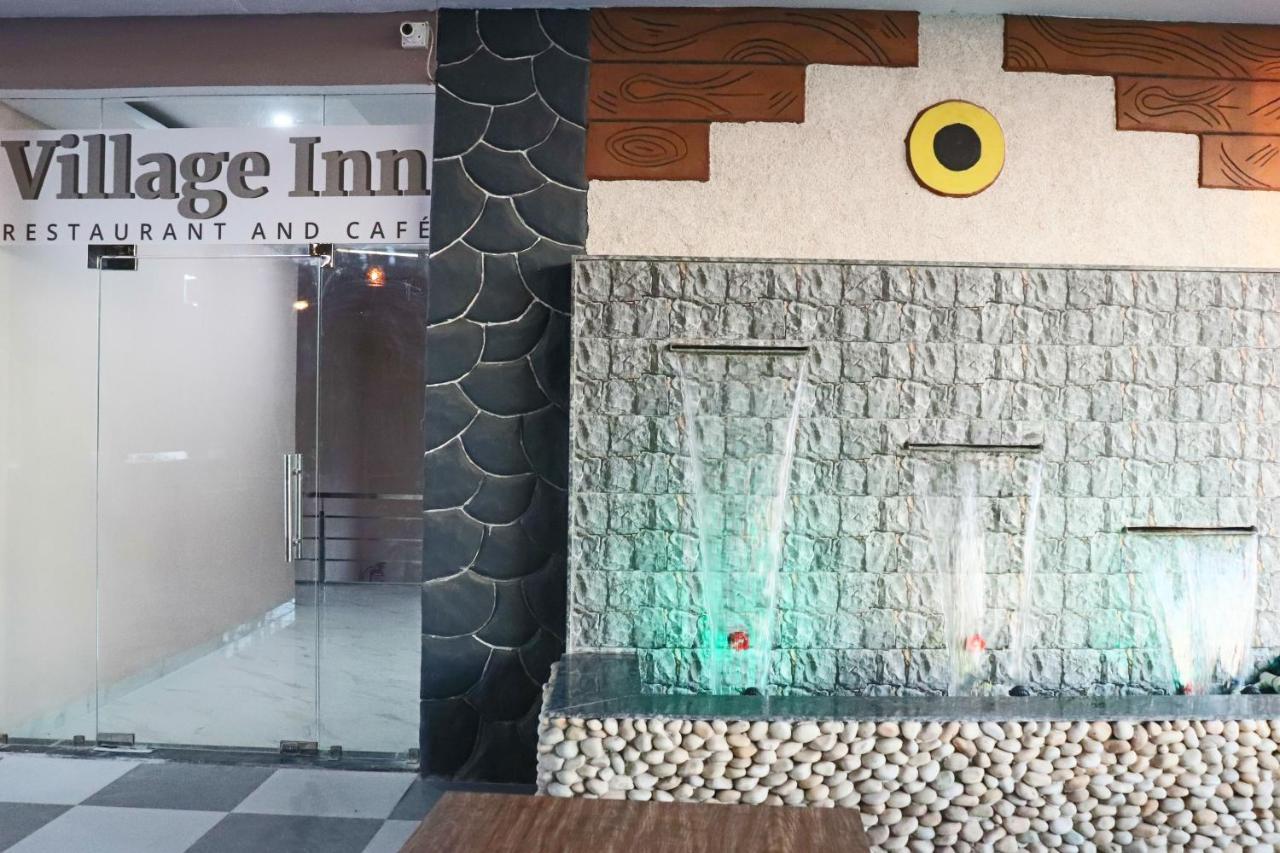 Pat Hotels Indore Exteriör bild