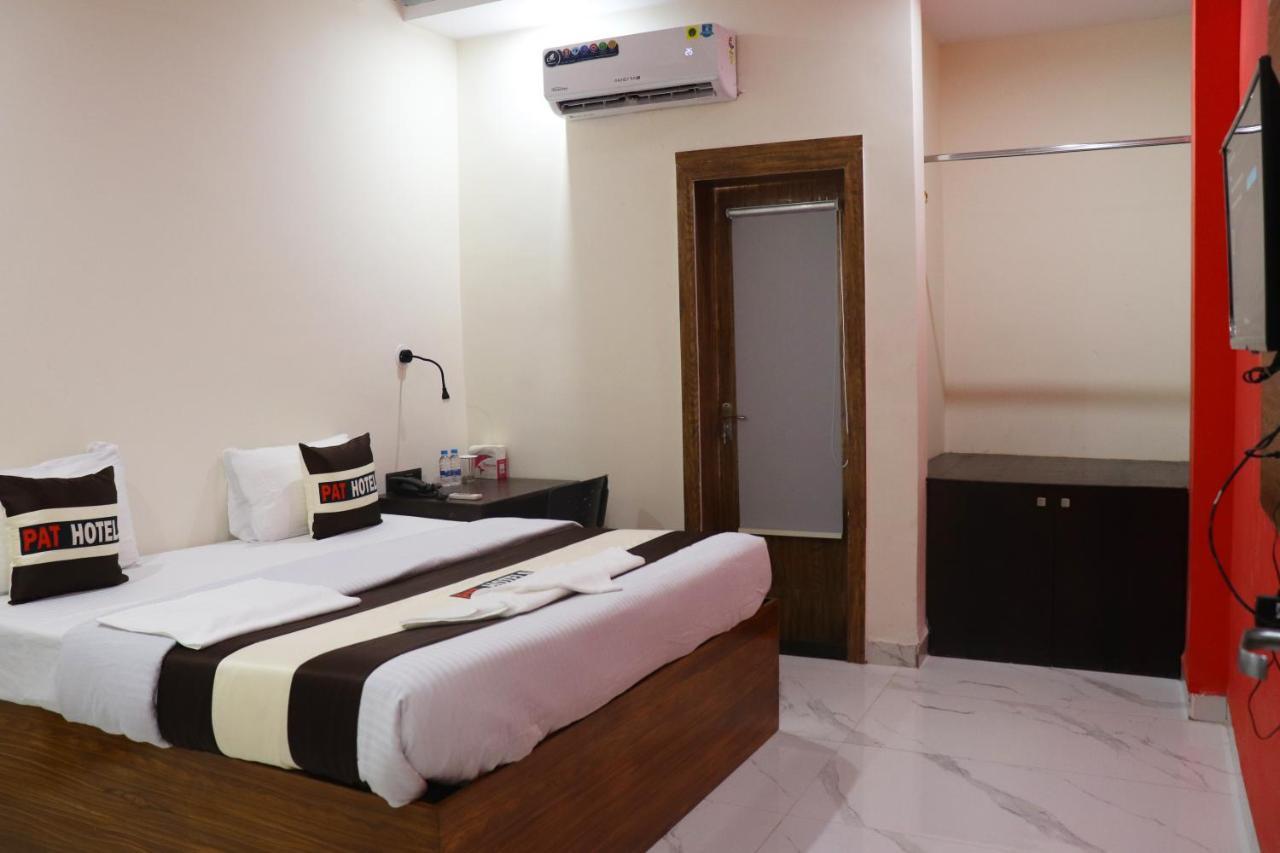 Pat Hotels Indore Exteriör bild