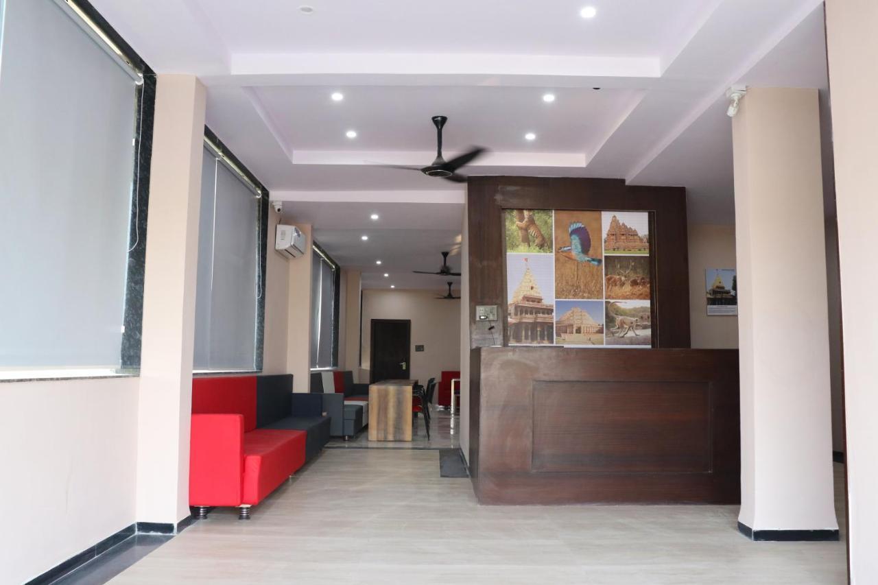 Pat Hotels Indore Exteriör bild