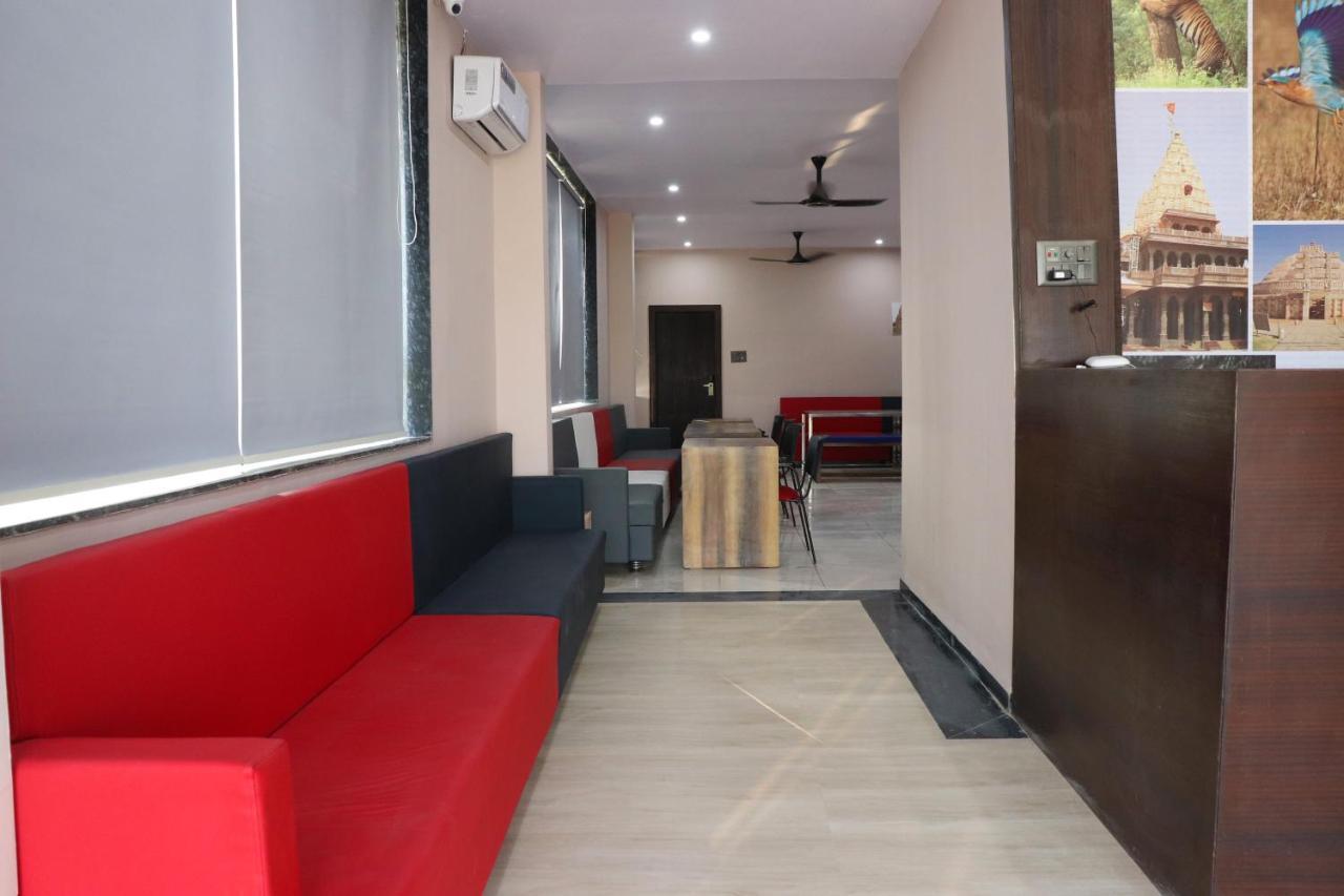 Pat Hotels Indore Exteriör bild