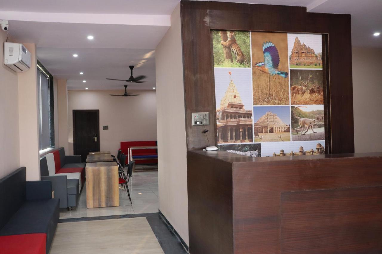 Pat Hotels Indore Exteriör bild