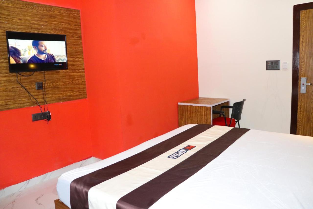 Pat Hotels Indore Exteriör bild